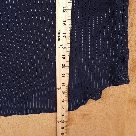 THEORY Top Womens Small Black Pinstripe Sleeveless Silk Shell Tank FLAWED - Picture 7 of 8